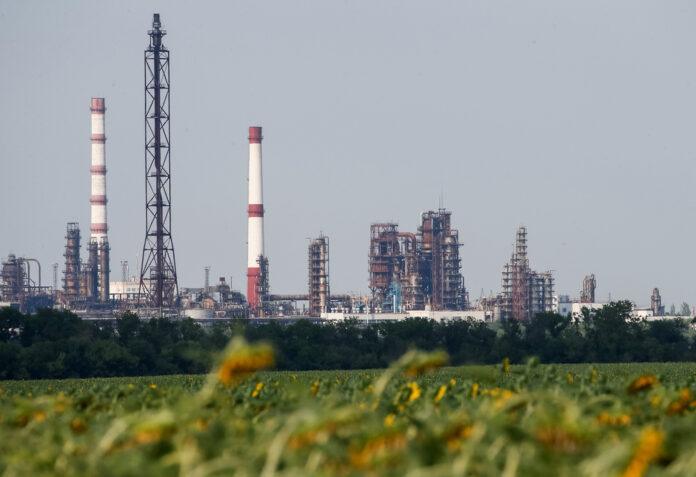 صحيفة اليوم العمانية - ارتفاع أسعار النفط بسبب استمرار اضطرابات الشحن البحري