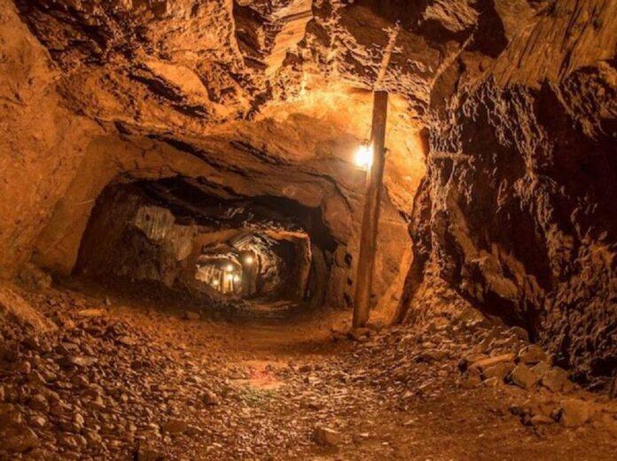 صحيفة اليوم العمانية - مصرع 10 أشخاص وإصابة 5 آخرين في انهيار منجم للذهب بموزمبيق